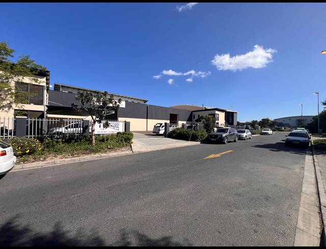 992M² WAREHOUSE TO LET IN AIRPORT INDUSTRIA